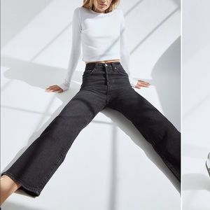 Aritzia - Levi Ribcage Straight Ankle Jean